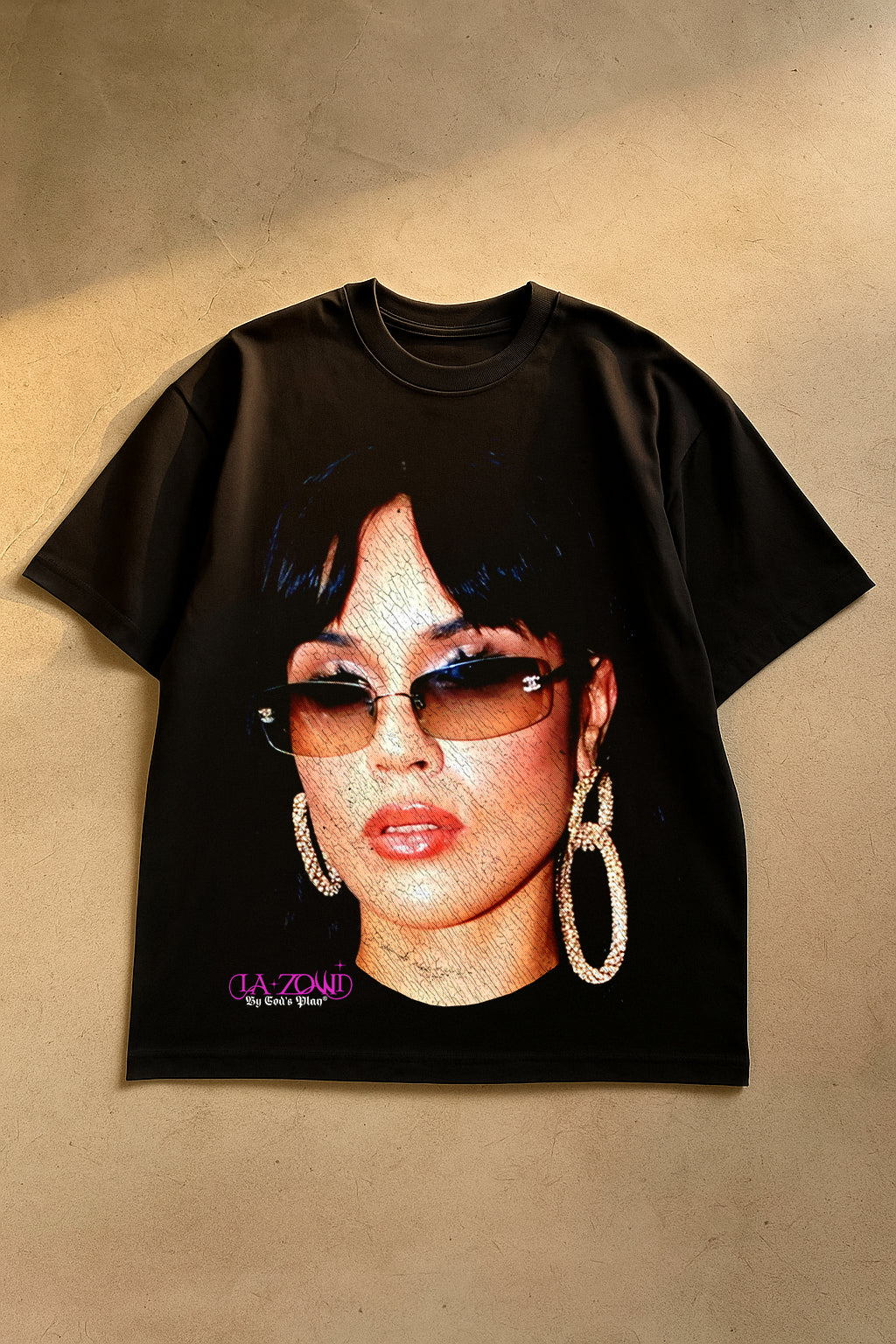 LA ZOWI FACE TEE